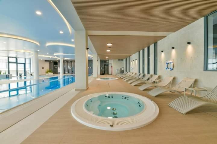 Polanki Aqua Apartamenty Nielimitowany Dostep Do Basenow Parking Free Kołobrzeg Eksteriør billede